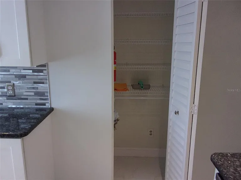132 E Cypress Ct — Photo 6