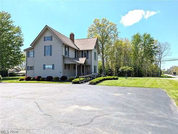 3rd image of 17991 Mahoning Ave