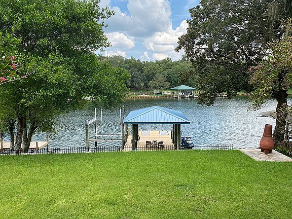 5th image of 961 Zachary Ln