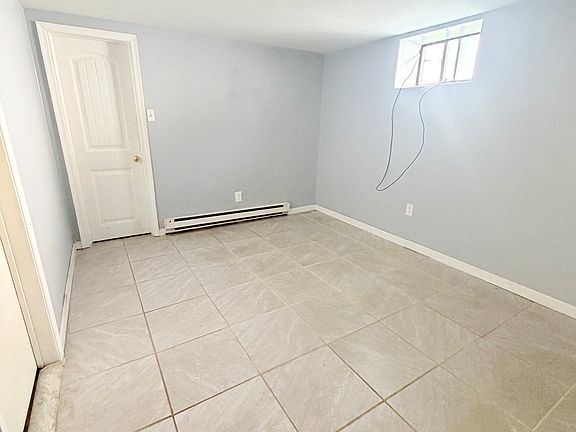 5th image of 906 W Market St APT 1