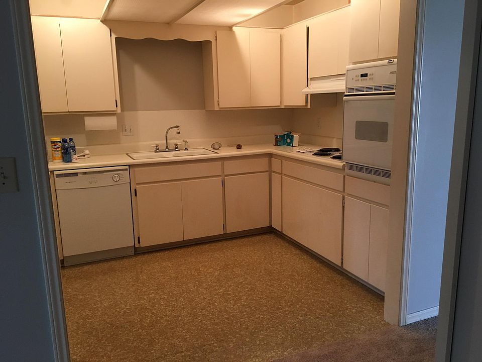 2nd image of 3832 NW 64th St