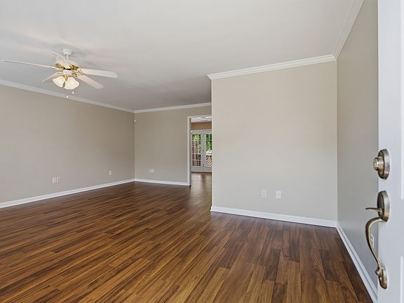 4th image of 126 Middleton Ct