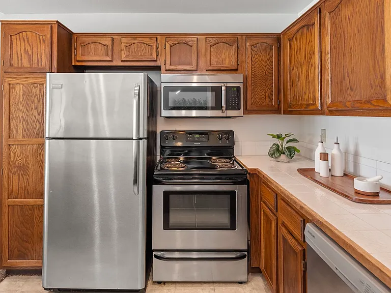 1017 E Maryland Ave #213 — Photo 11