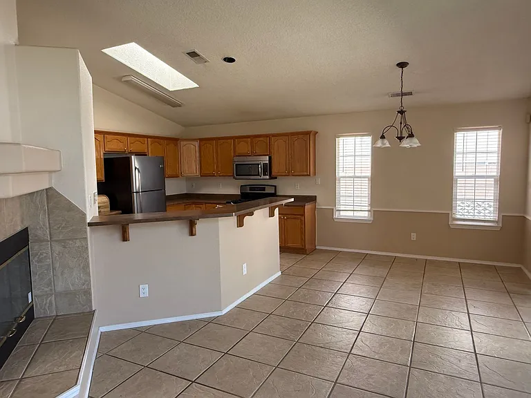 9816 Sierra Morena St NW — Photo 8