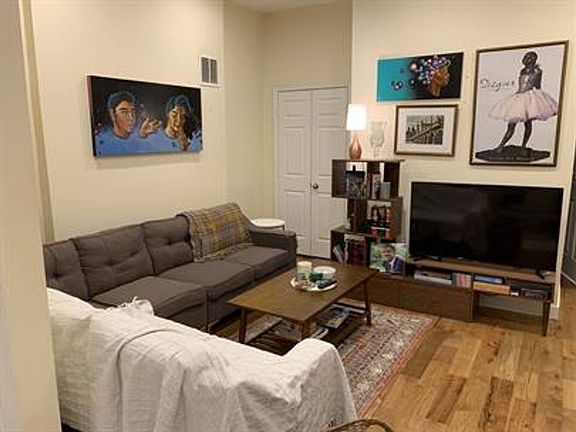 5th image of 212 E Chase St #1