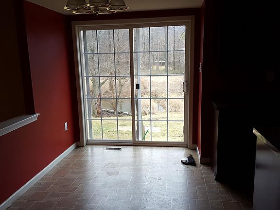 3rd image of 1007 Saylor Dr