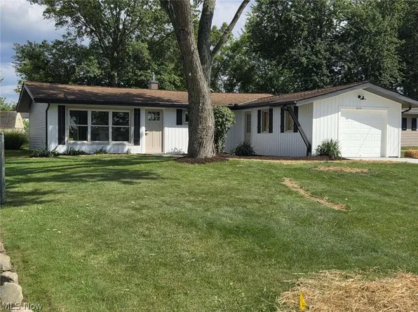 9079 N Plaza Dr, Northfield, OH 44067
