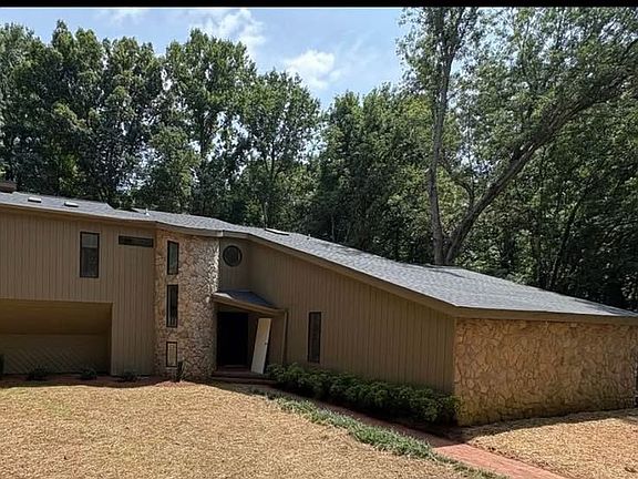 2nd image of 4814 Sweetbriar Rd