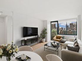 200 W 60th St