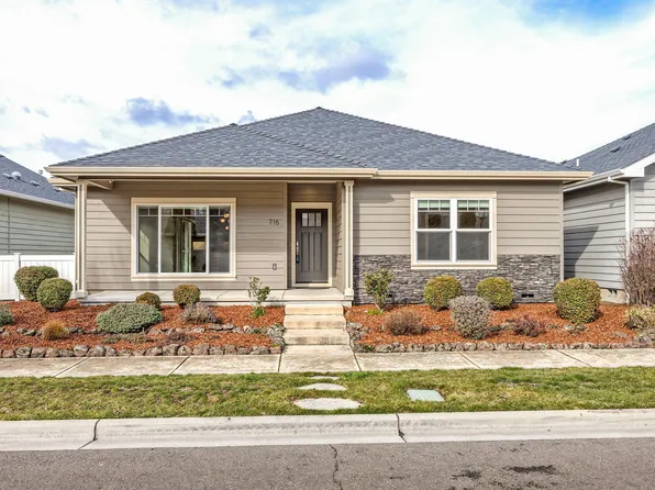 716 Golden Peak Dr, Central Pt, OR 97502