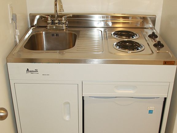 4th image of 1530 Granville Ave APT 10
