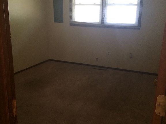 3rd image of 2302 Lewis Ave