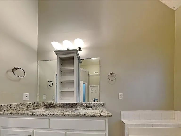 1480 Princeton View Ct — Photo 9
