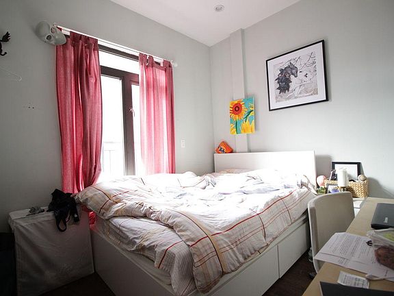 3rd image of 17 Troutman St APT 03F