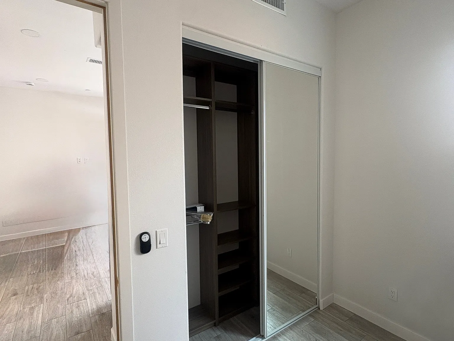 1 bed, 500 sqft, $1,800 — Photo 2