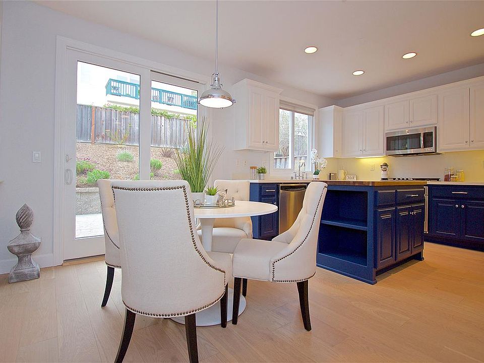 1st image of 207 Seaview Dr