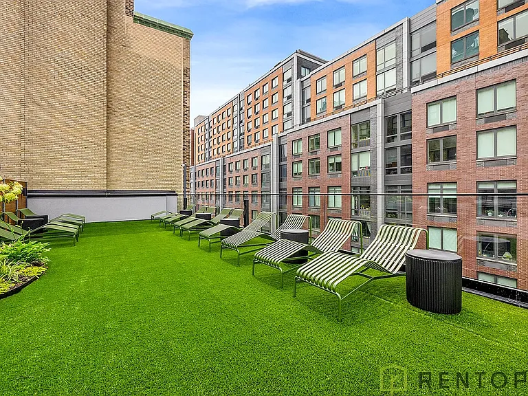 622 11th Ave #1108N — Photo 43