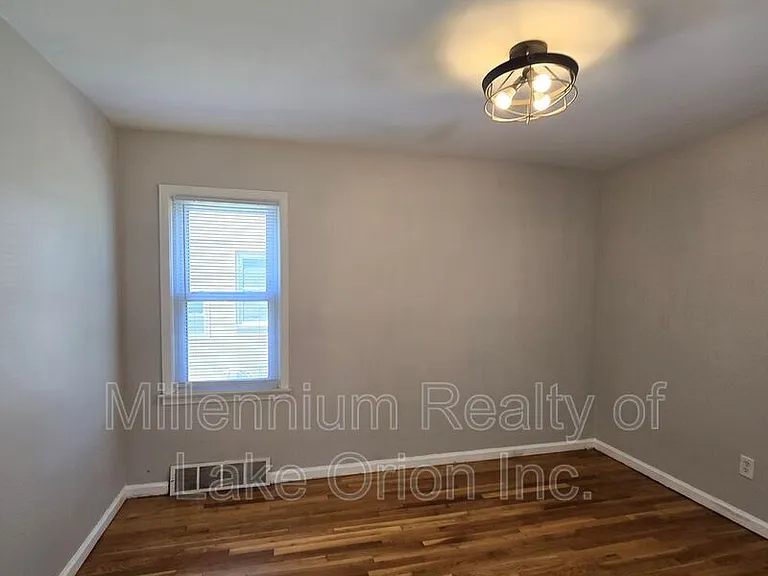 136 W Princeton Ave — Photo 18
