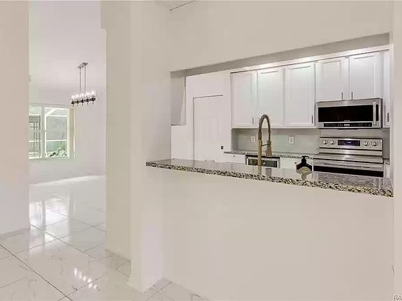 Kitchen Bar_10312022