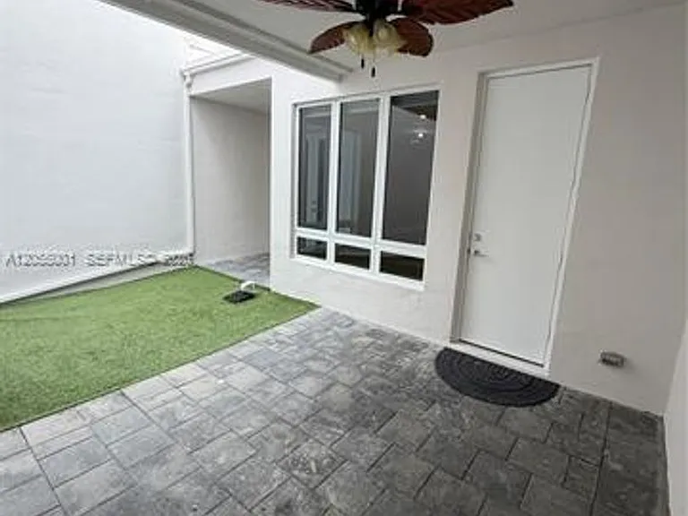 6440 NW 103rd Psge #Townhouse 6440 — Photo 29