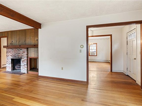 5th image of 6 Hanley Ln
