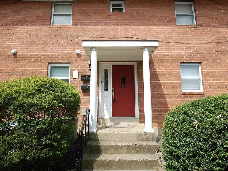 143 W Maryland Ave — Photo 9