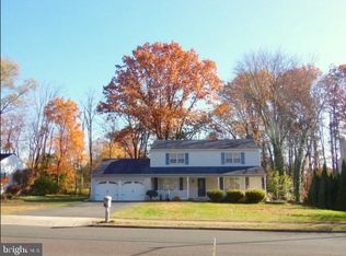 2355 Karen Ln, Hatboro, PA 19040