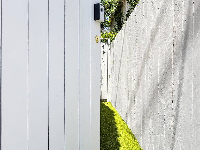 910 1/2 Nowita Pl — Photo 14