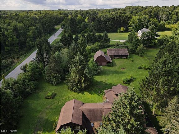 3rd image of 10999 Meadow Ln