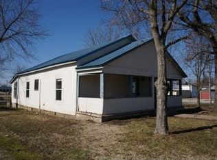 1205 S Hickory St, Mount Vernon, MO 65712