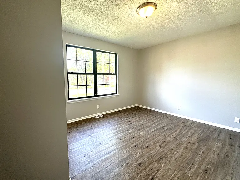 10063 Northgate Dr — Photo 12