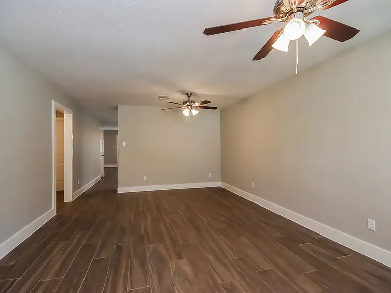 18154 Windy Oaks Ct — Photo 3