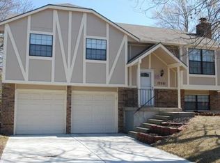 12521 S Locust St, Olathe, KS 66062