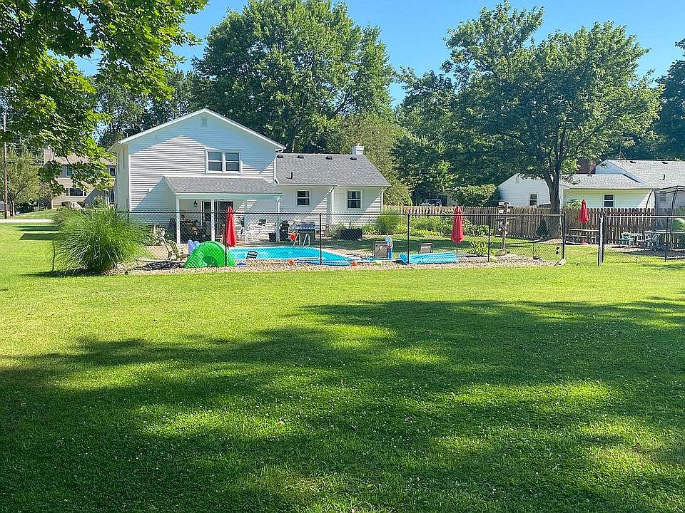 1st image of 121 Nutwood Dr