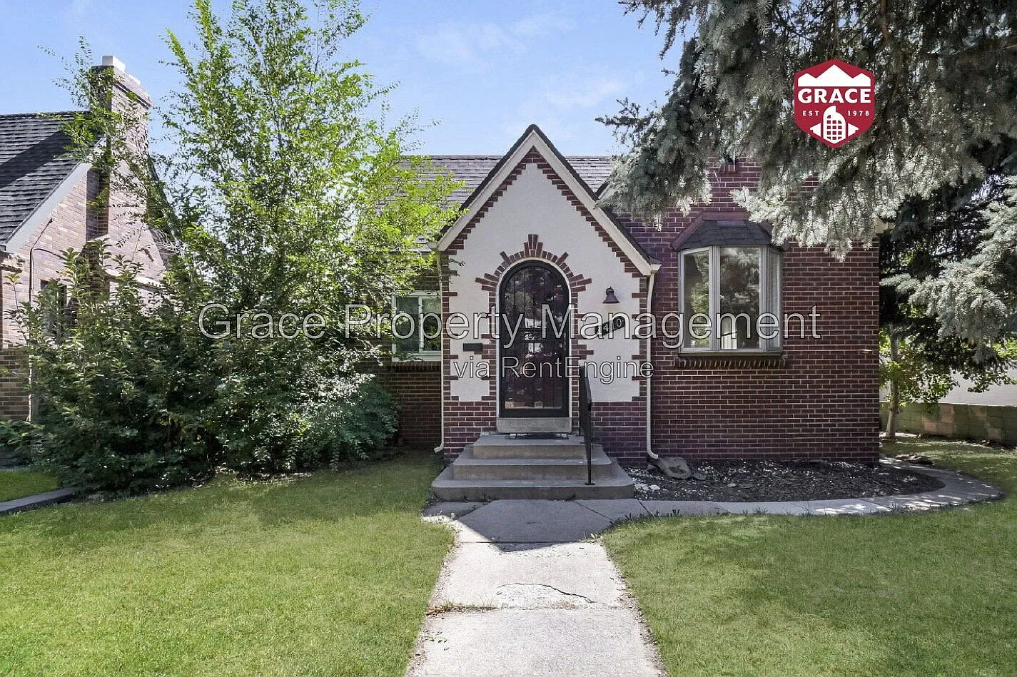 3 bed, 3.0 bath, 2372 sqft, $3,295 — Photo 1