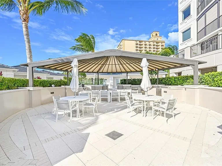 8665 Bay Colony Dr #1401 — Photo 41