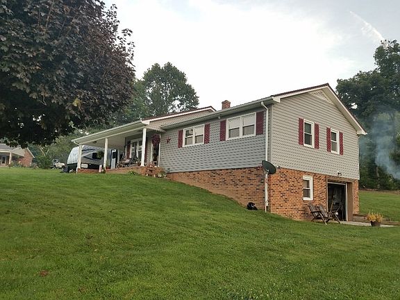 2nd image of 126 Whippoorwill Ln