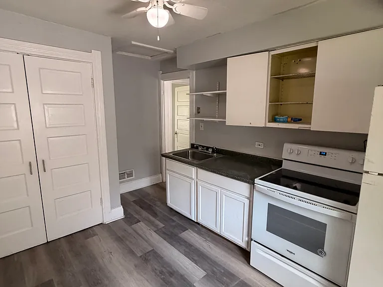 3915 Lockwood Ave #2 — Photo 3