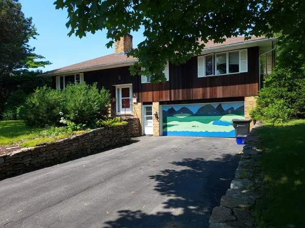 33 Addoms St, Plattsburgh, NY 12901