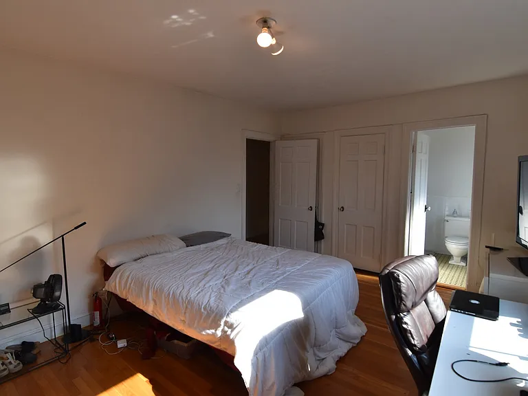 94 Marion St #5 — Photo 7