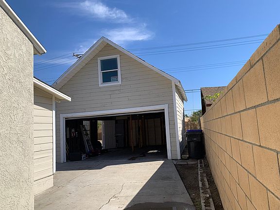 5th image of 8835 Emerald Ave