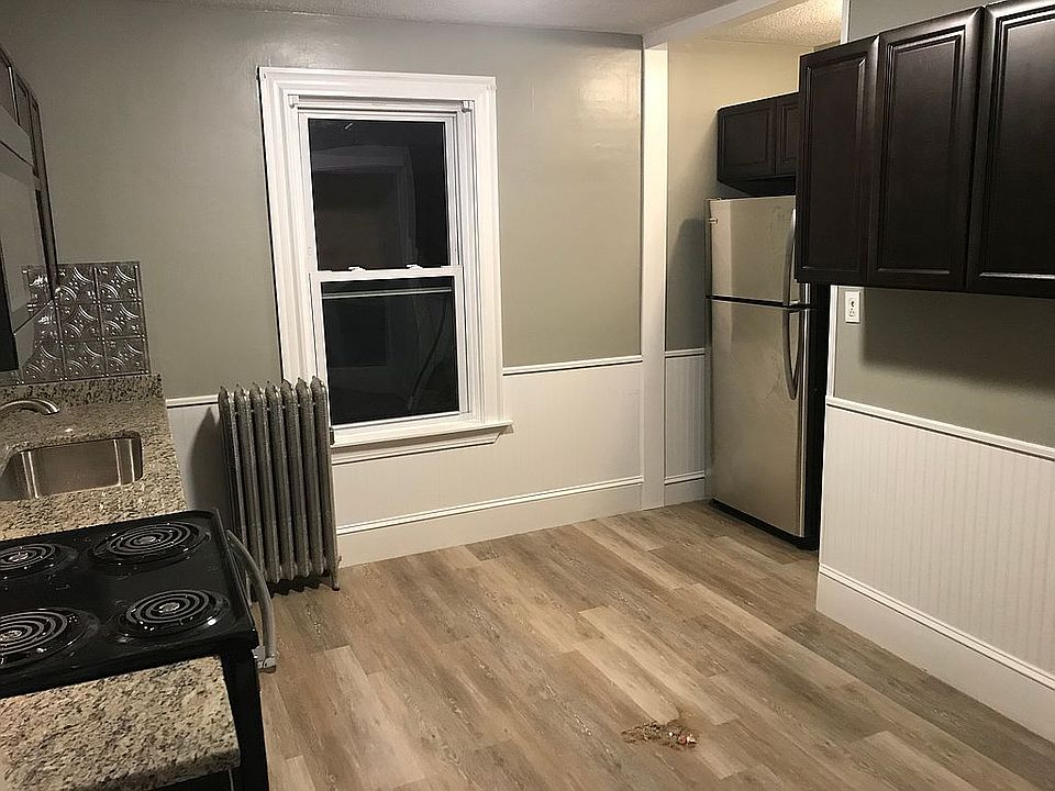 2nd image of 292 Elm St