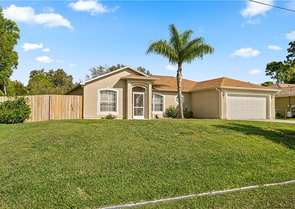 1st image of 467 SW Namoit Pl