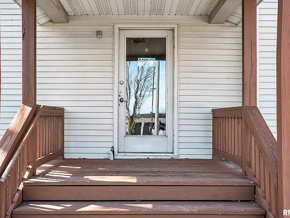 2nd image of 417 W Walnut St