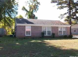 6 Honeysuckle Dr, Jackson, TN 38301