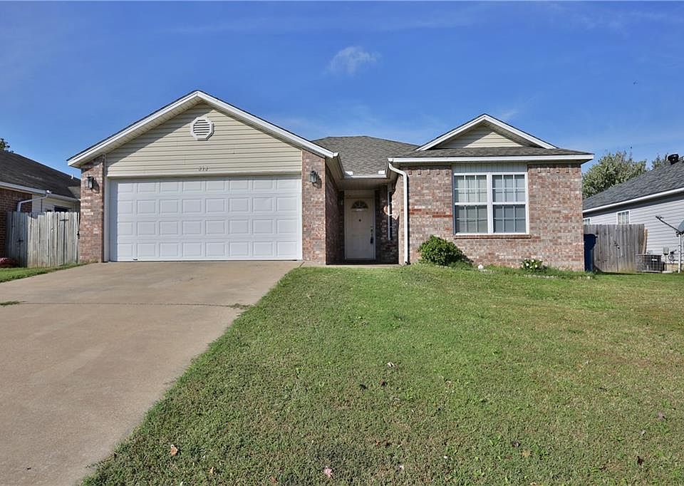 1st image of 814 SW Arrowhead Dr