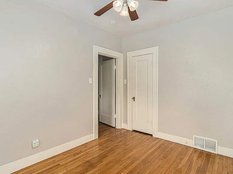 3233 Odessa Ave — Photo 19