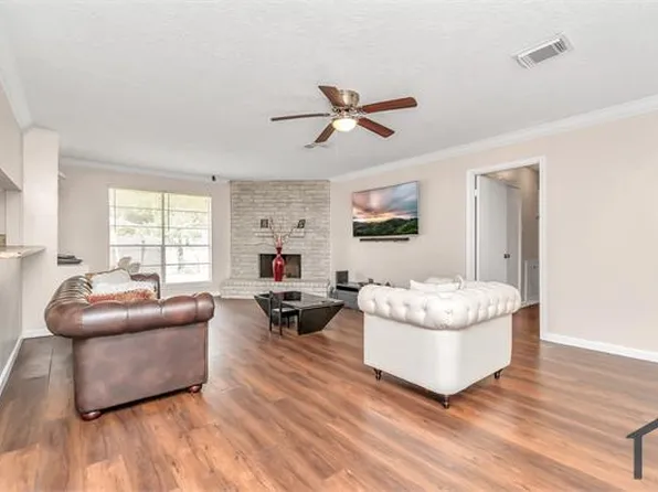 710 Crestwood Ln, Missouri City, TX 77489