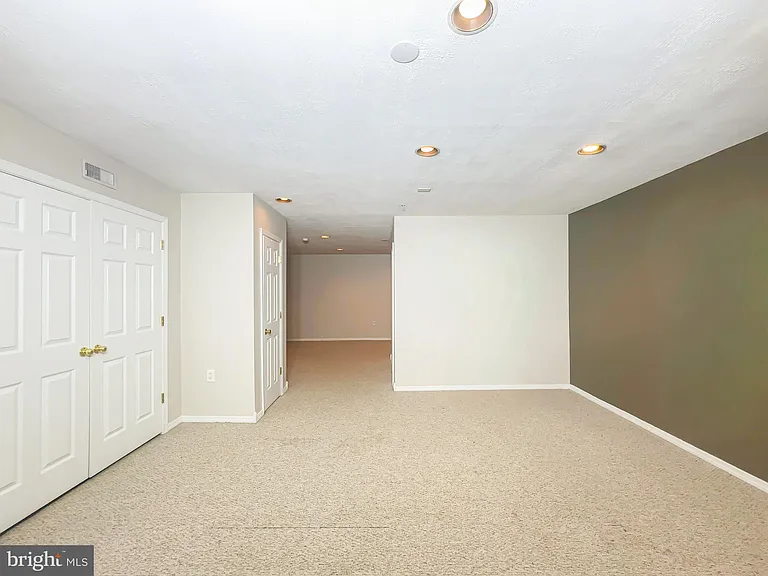 9707 Quiet Brook Ln — Photo 32