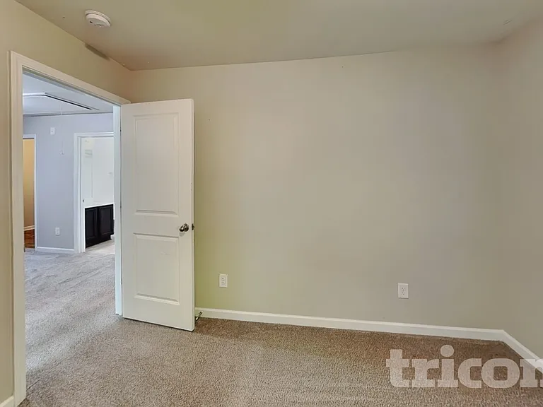 216 Stillwood Dr — Photo 11